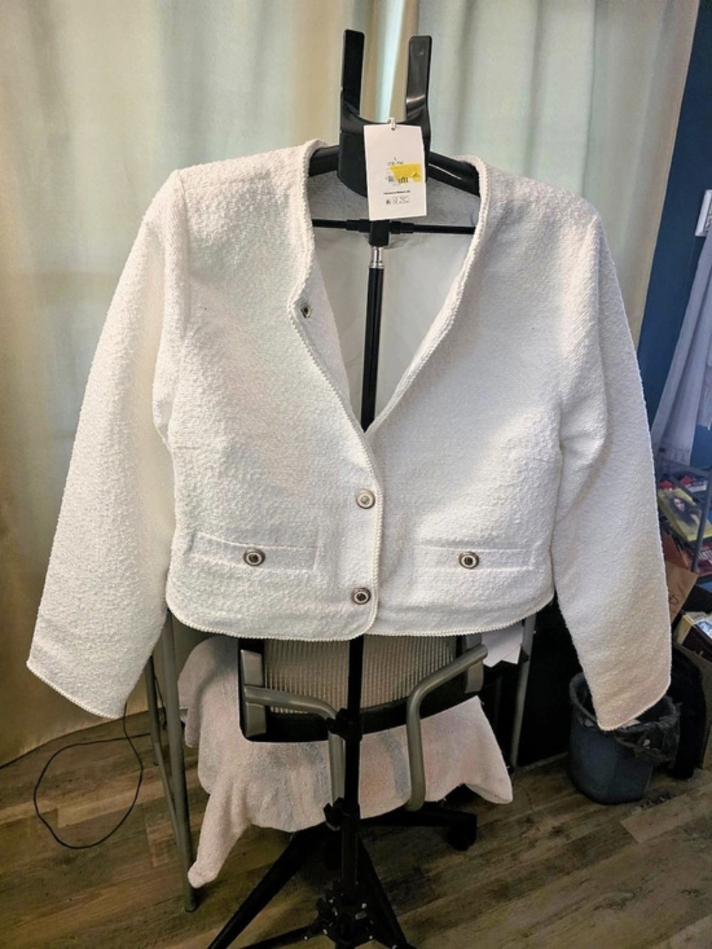 Free Assembly Jacket White Large